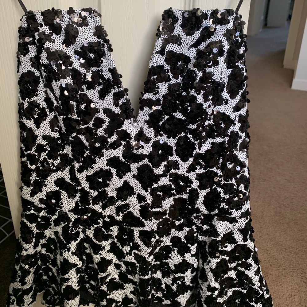 Guess Peplum strapless- NWT- XS